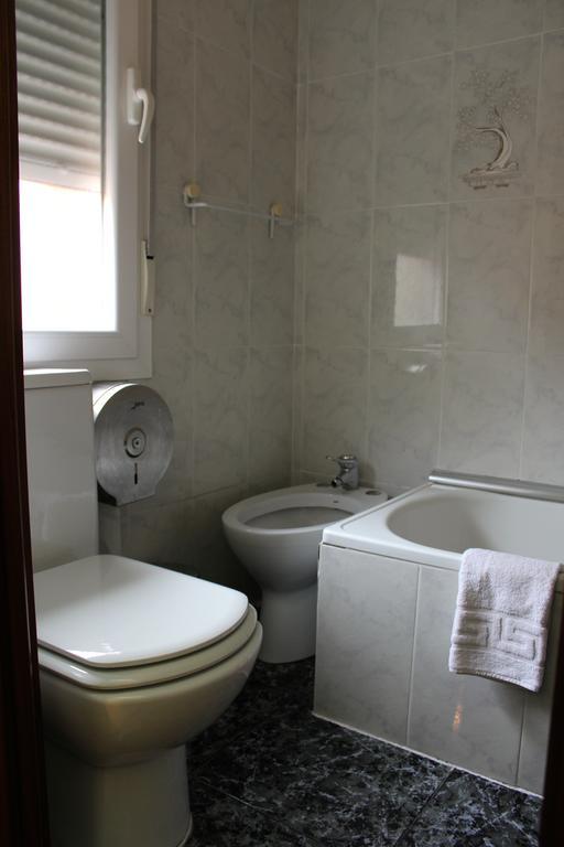 Hostal De La Torre Hostal Economico บายาโดลิด ห้อง รูปภาพ